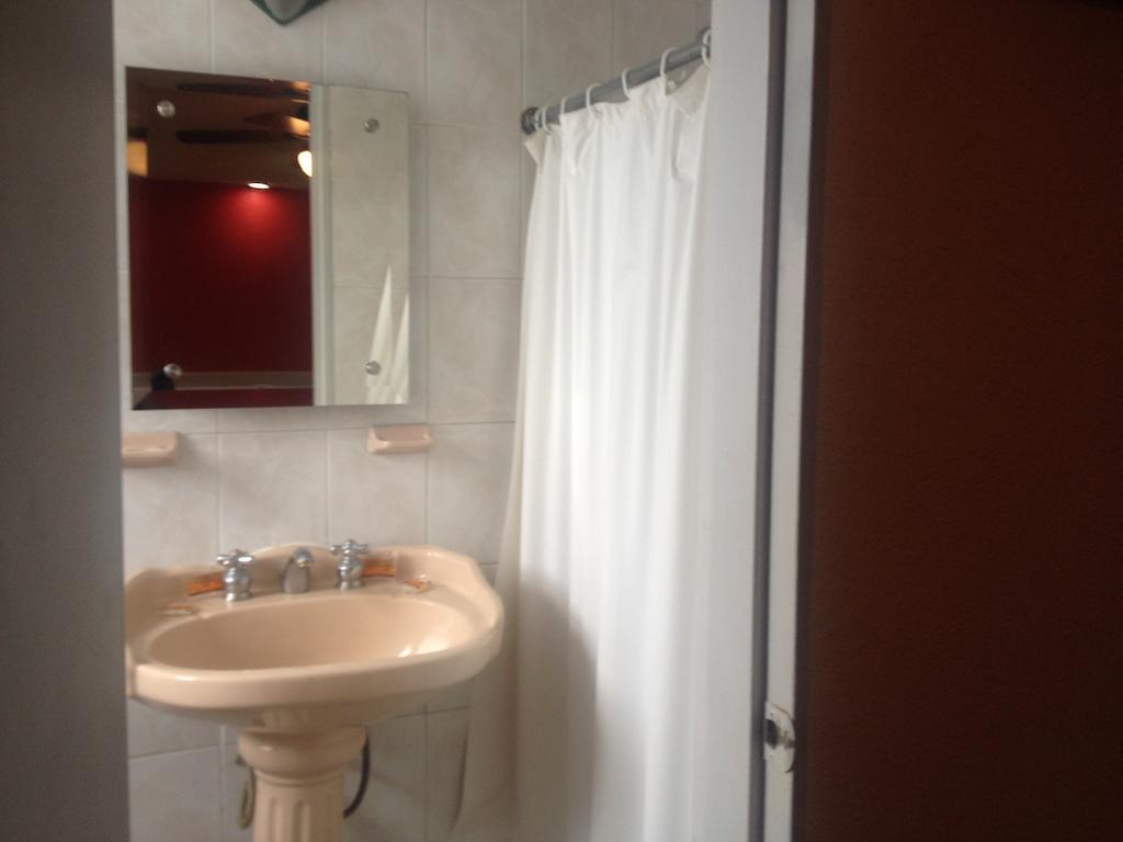 Hotel La Paz غوادالاجارا الغرفة الصورة
