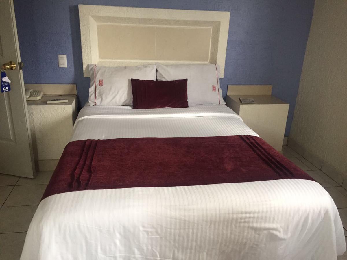 Hotel La Paz غوادالاجارا المظهر الخارجي الصورة